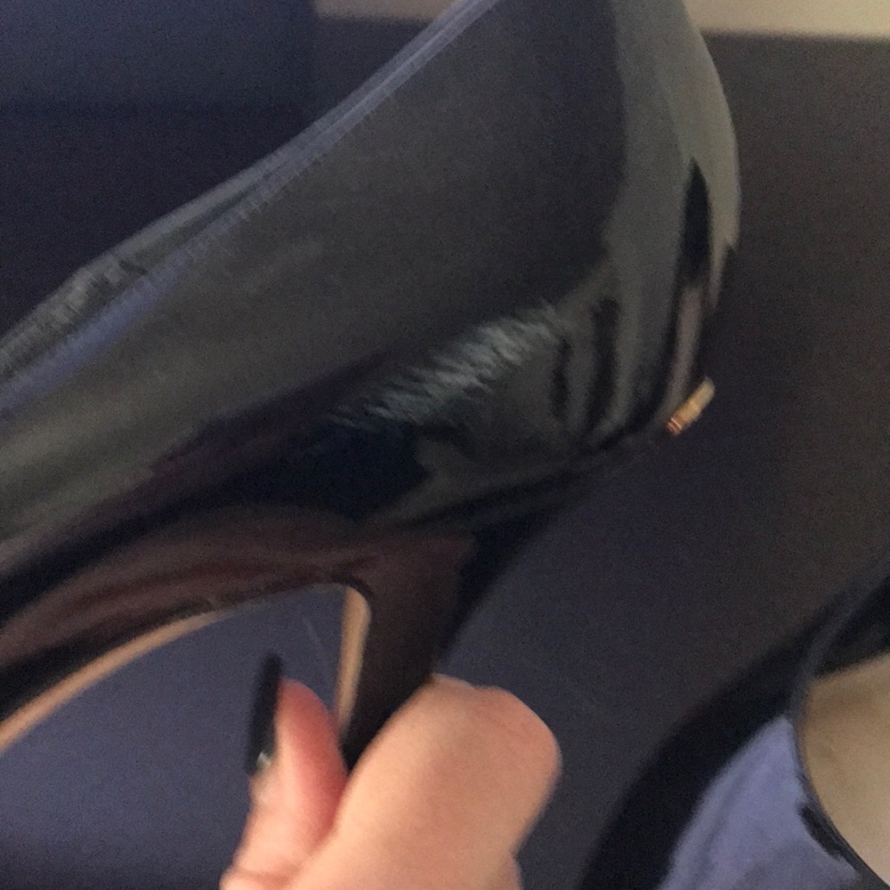 Shoes - Picture 4 of 4